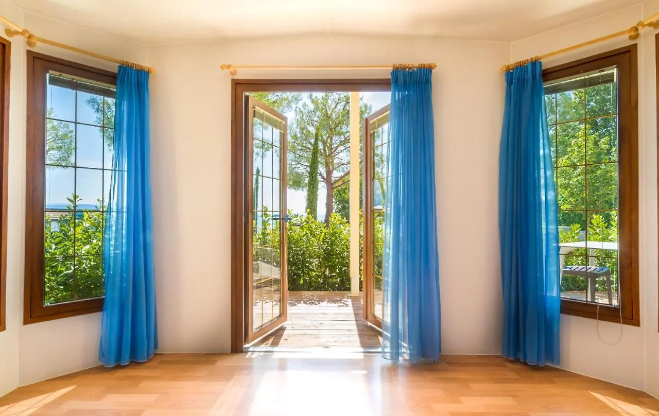 Concept Village Piccola Gardiola San Felice del Benaco 3*,