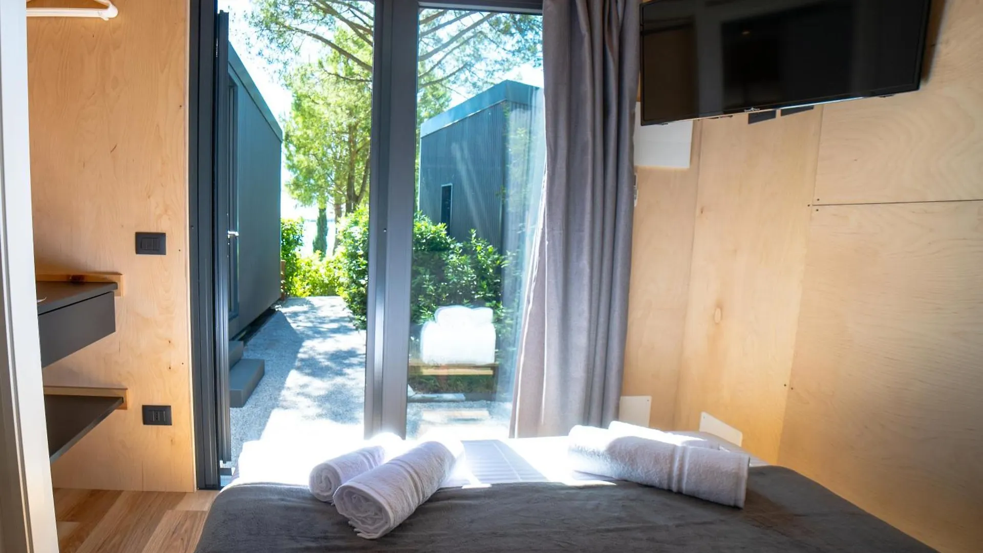Concept Village Piccola Gardiola San Felice del Benaco Campsite